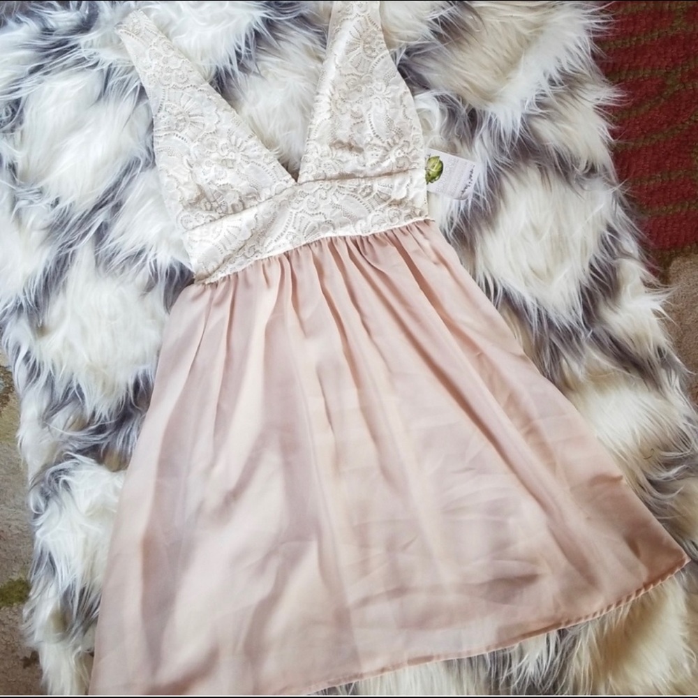 Two Hearts Boutique Lace and Frill V Neck Dress